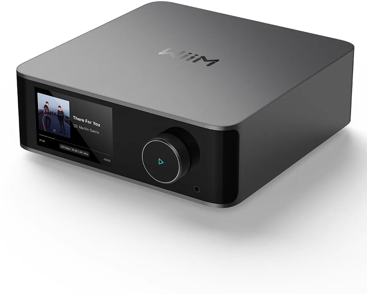 WiiM Ultra voorop met touchscreen en aluminium behuizing